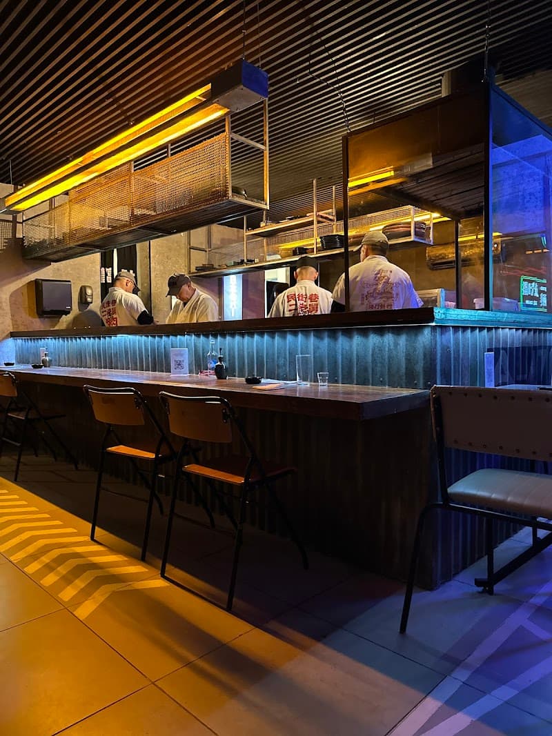 Yokocho Izakaya e Sushi Bar