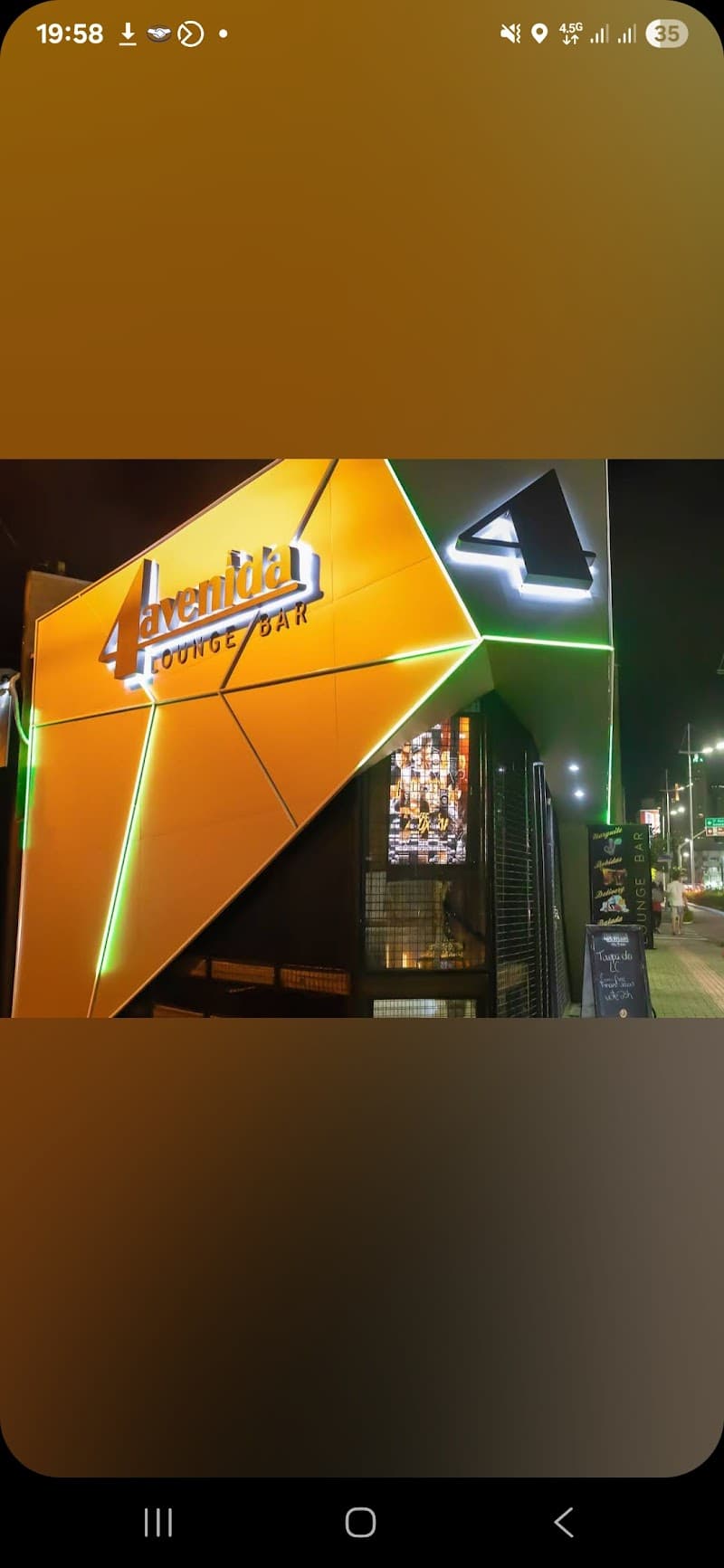 4 Avenida Lounge Bar e Tabacaria