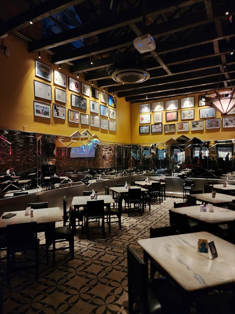 Roxy Bar