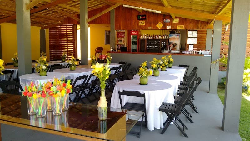 Lolla's Lounge Bar e Restaurante