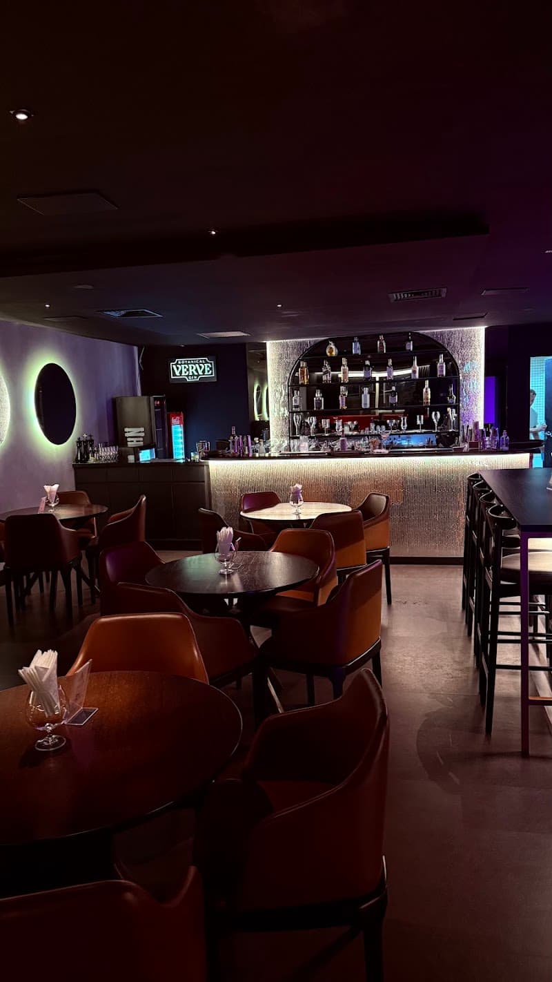 Alice's Bar