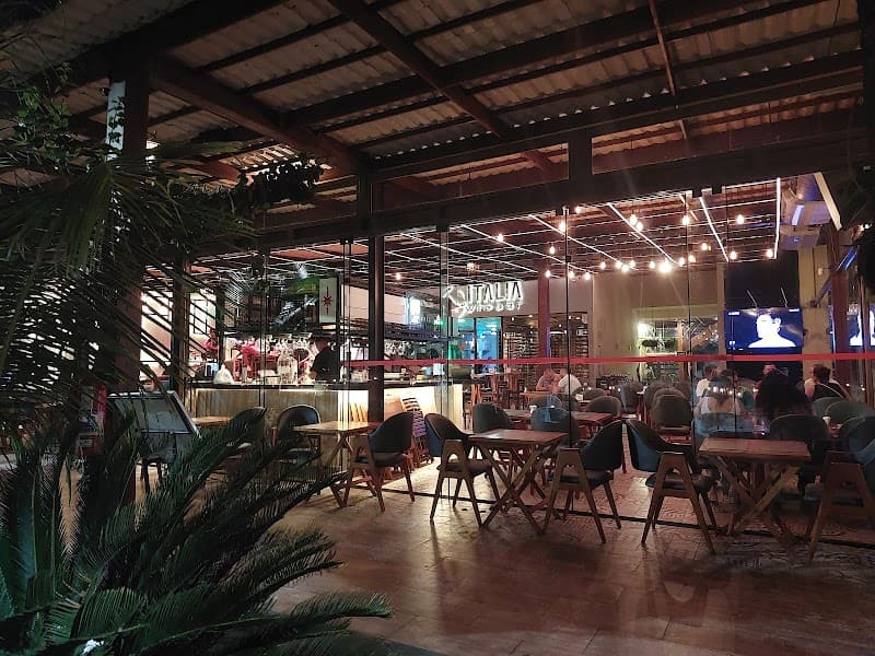 Italia Wine Bar