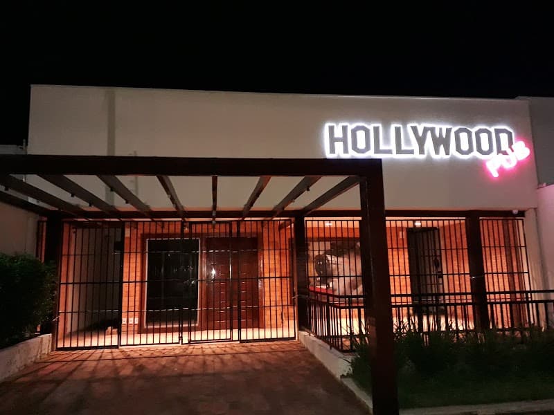 Hollywoodland Pub