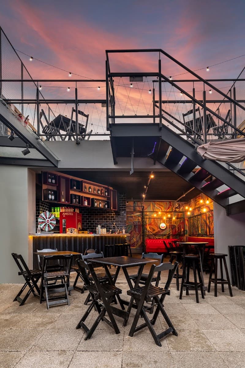 EL ESCONDITE PUB BAR