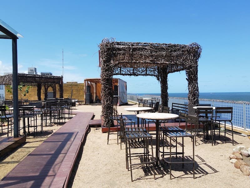 Cais Rooftop Lounge Bar
