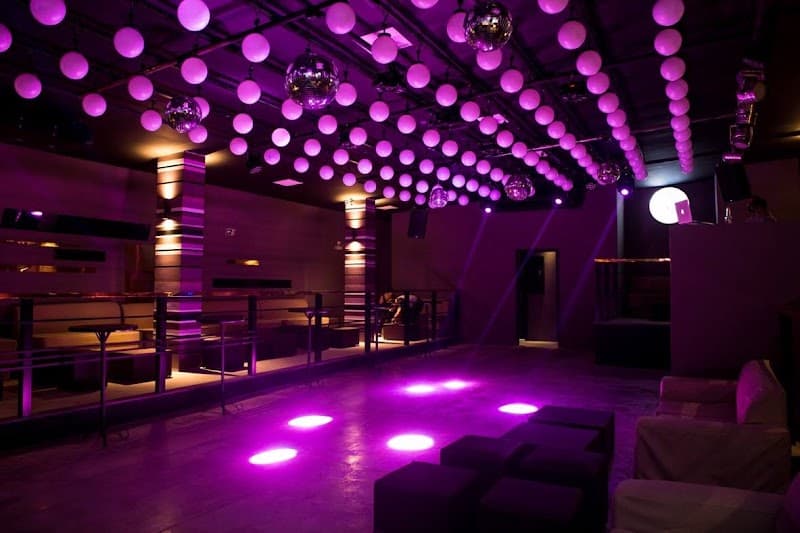 Ta Matete Discoteca e Bar com Espaço Kids