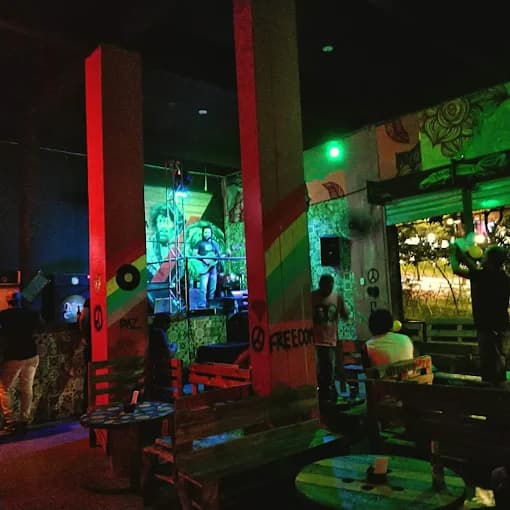 FM Dance Bar
