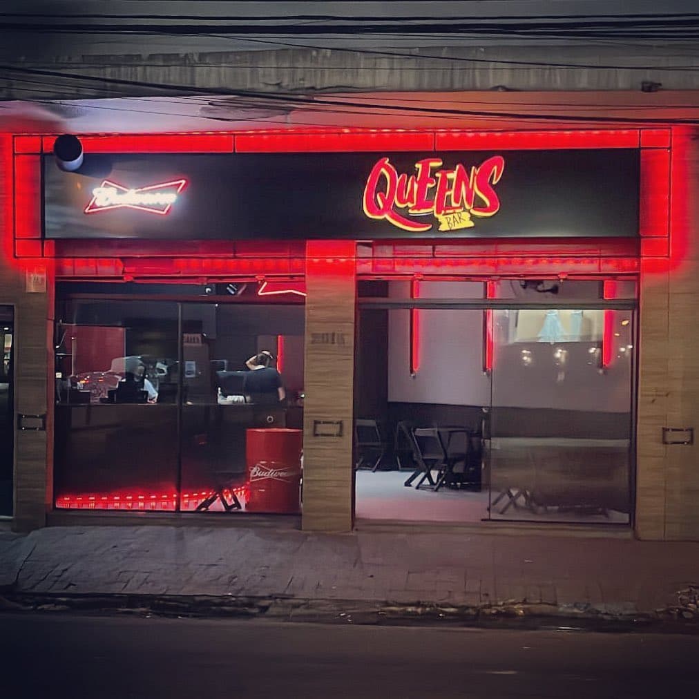 Queens Bar
