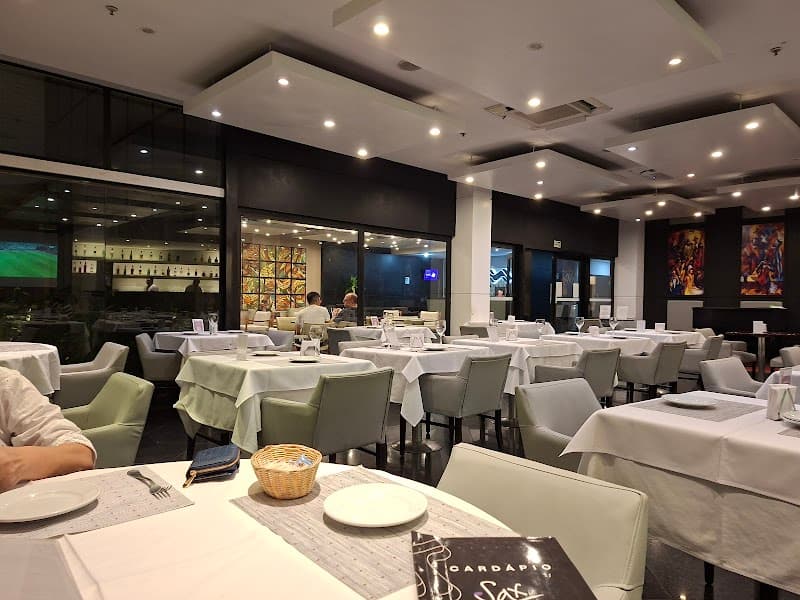 Sax Bar & Restaurante