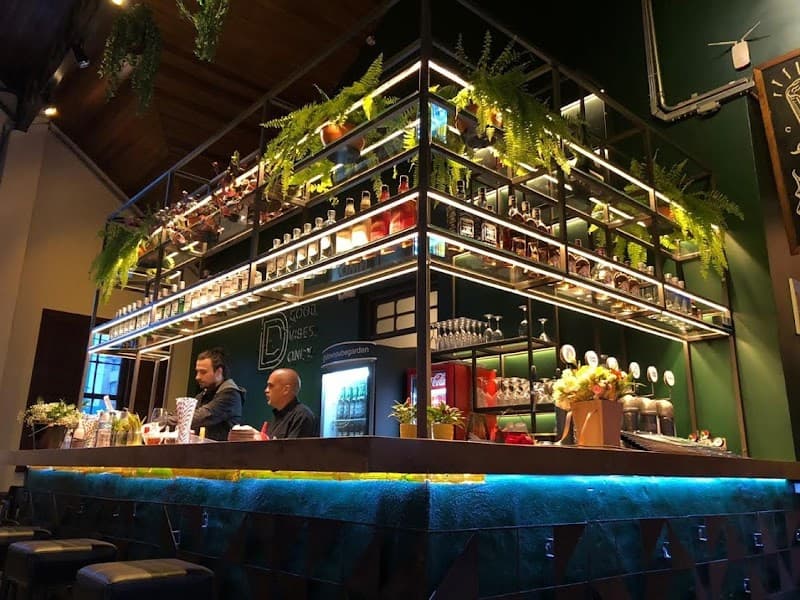 Downtown - Pub & Garden
